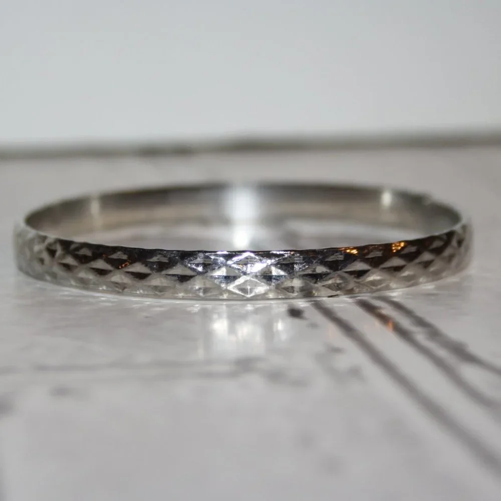 Beautiful silver textured bangle bracelet 7